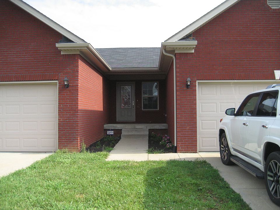 1st image of 135 Twin Lakes Dr