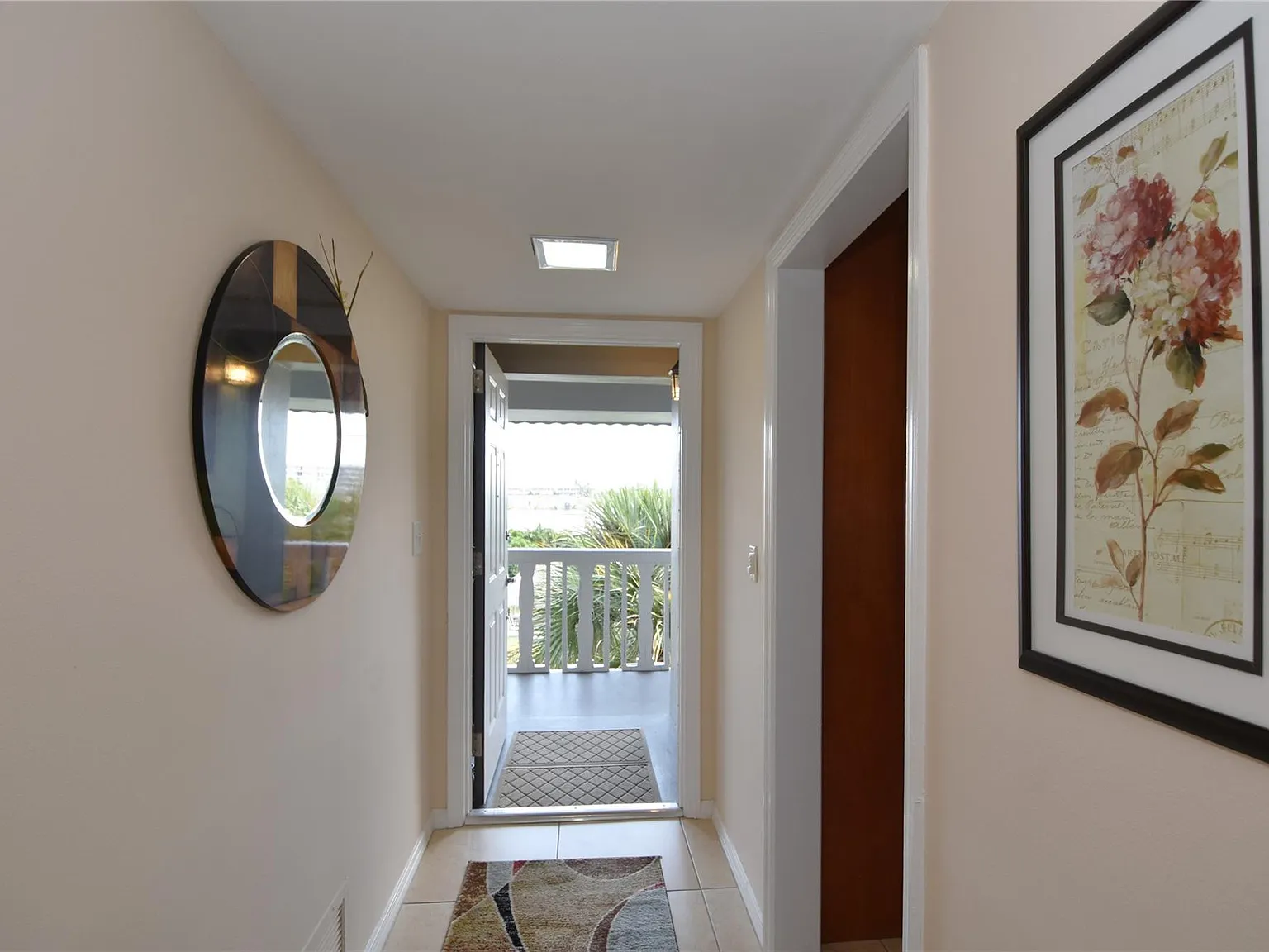 2 bed, 2.0 bath, 1300 sqft, $2,825 — Photo 3