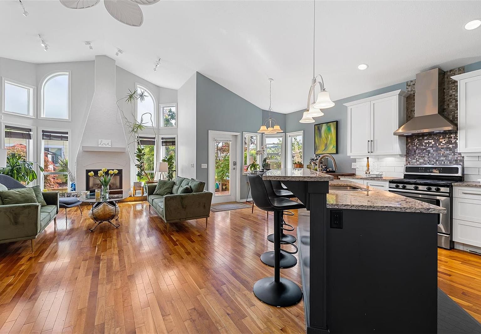 5249 Thalia St, Kelowna, BC V1W 4T7 MLS 10283382 Zillow