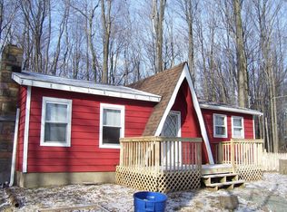 7563 Lake Shore Dr, Pocono Lake, PA 18347