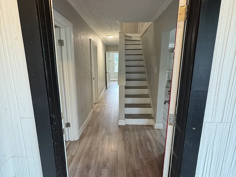 2402 Brasher Ave — Photo 2