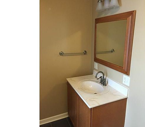 5th image of 607 Aten Ave