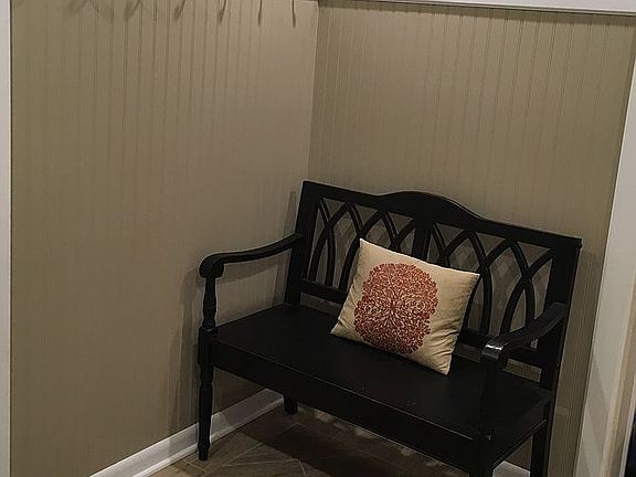 5th image of 109 Teaslewood Ln