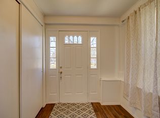 147 N Cottage St, Valley Stream, NY 11580