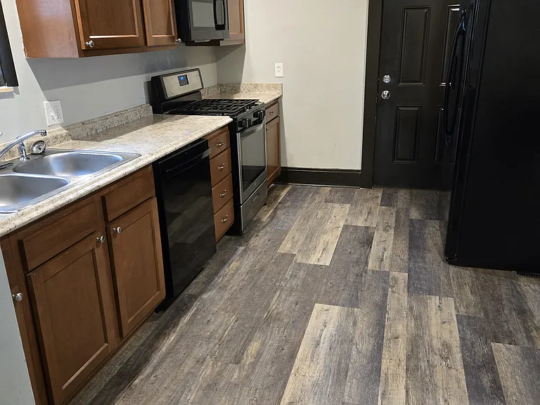 967 Kirbert Ave — Photo 3