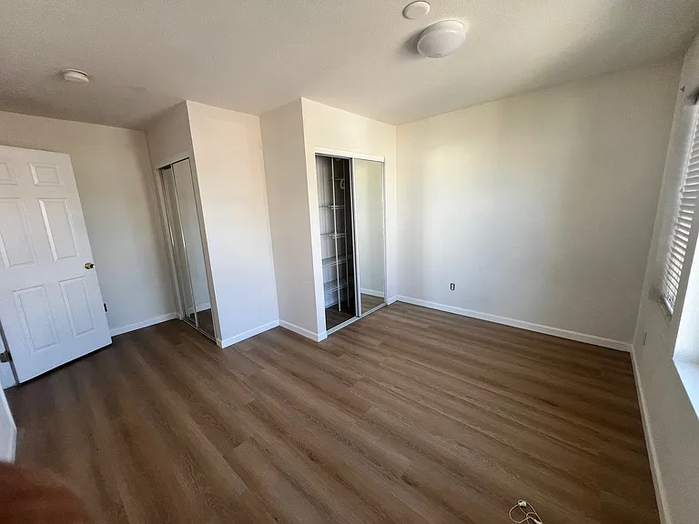 339 Torrington Dr #1 — Photo 18