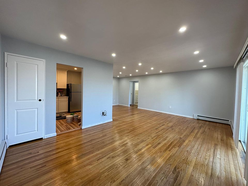 1st image of 296 Hoover Ave APT 20