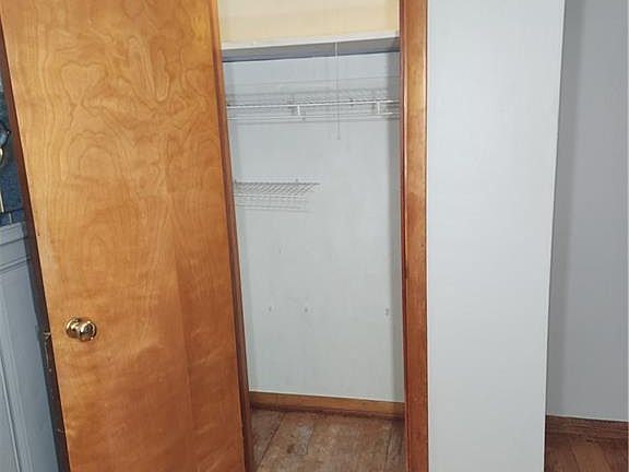 5th image of 1306 Meadowview Dr