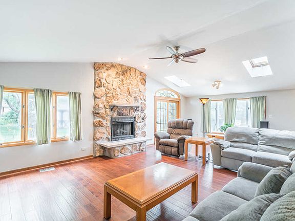 4th image of 3535 Hillside Ct