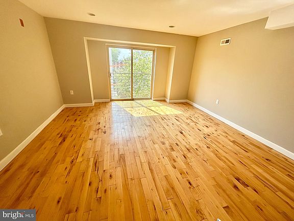 4th image of 439 Wiota St #3