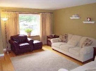 3103 W 98th Pl, Evergreen Park, IL 60805