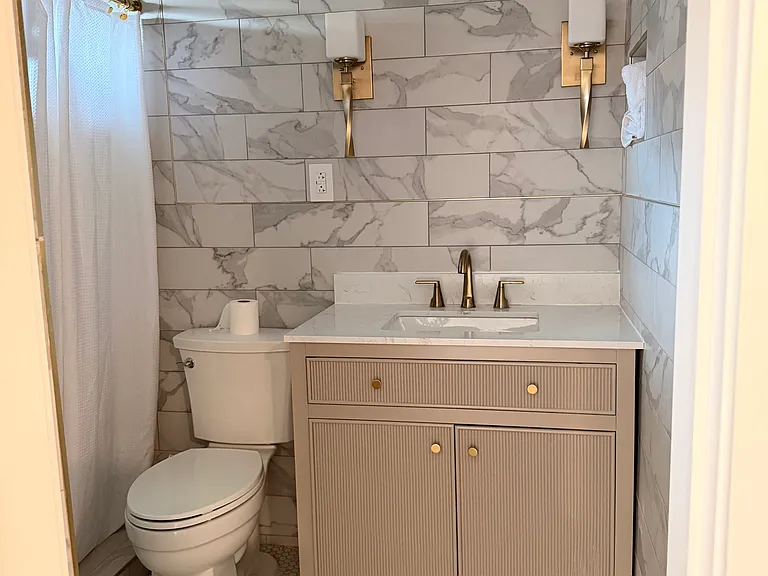 1403 Munger St — Photo 15