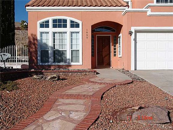 2nd image of 1029 Falcon Head Ln