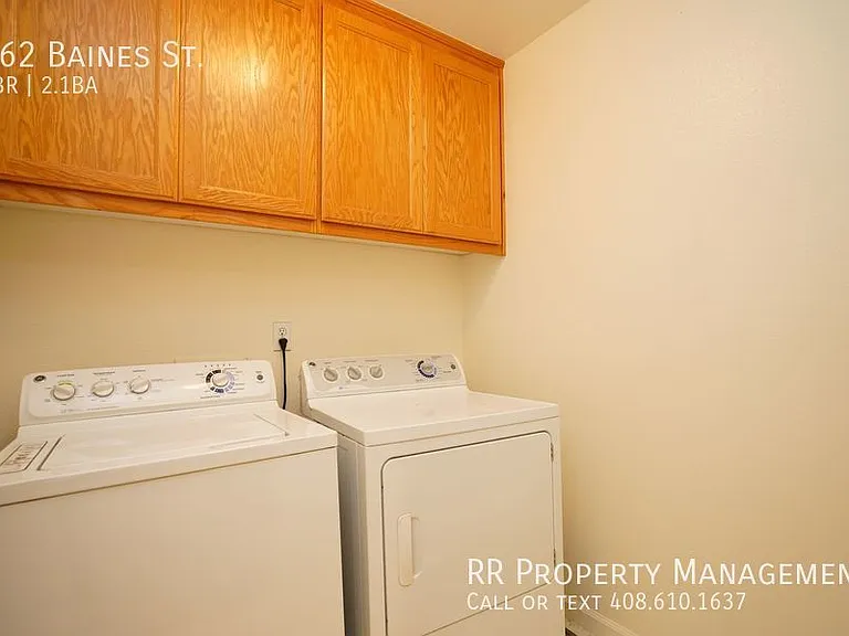 962 Baines St — Photo 20