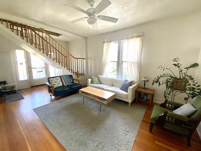 370 E Kensington Ave — Photo 7
