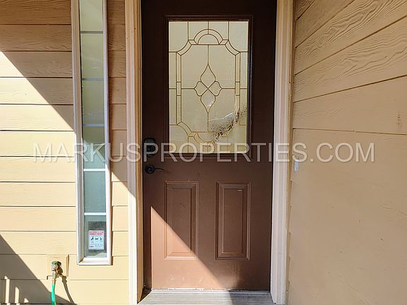 4th image of 14837 SE Rupert Dr