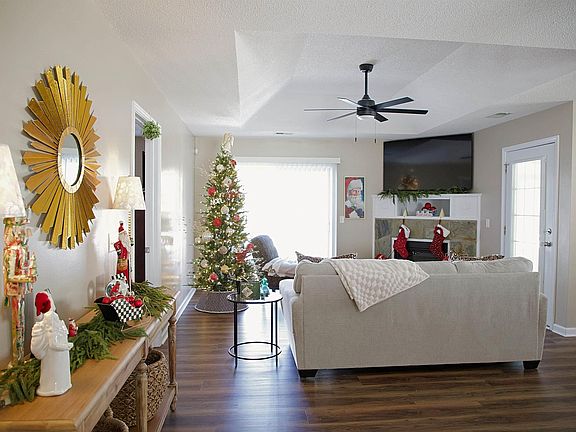 3rd image of 132 Ridge Terrace Ln