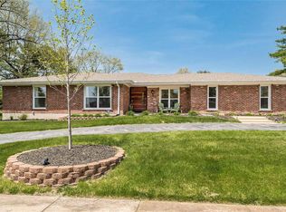 14272 Forest Crest Dr, Chesterfield, MO
