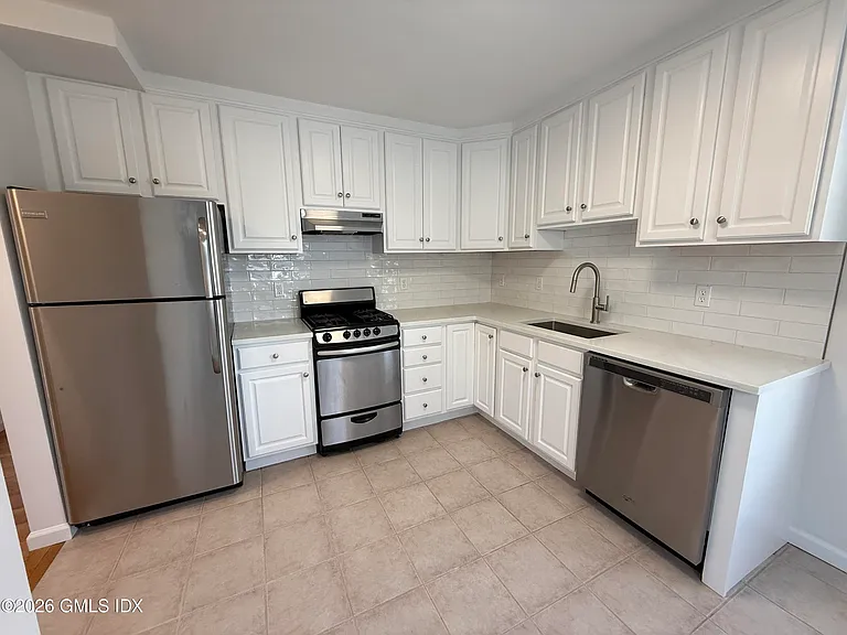 48 Le Grande Ave #2 — Photo 2