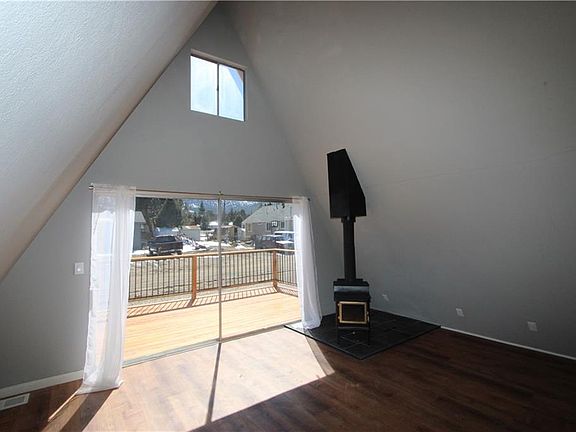 3rd image of 2183 6th Ln