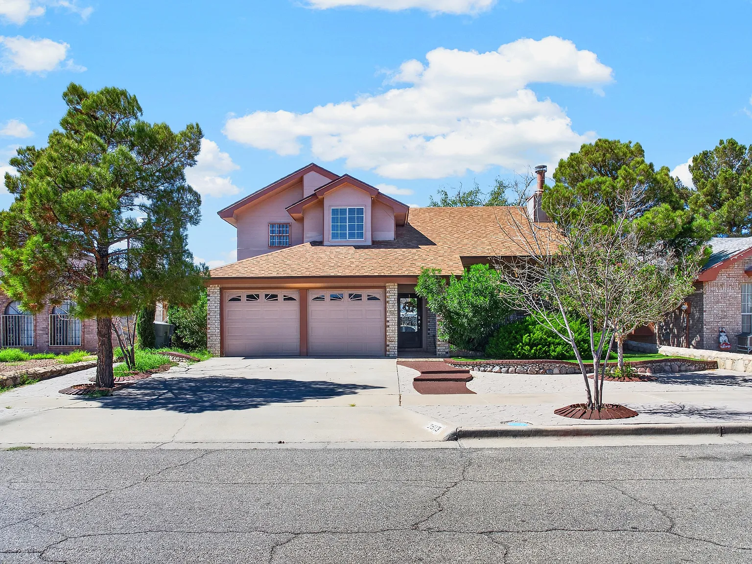 3 bed, 2.5 bath, 1550 sqft, $1,850 — Photo 1
