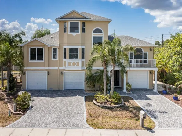 3020 Sheppards Crook Ct, Holiday, FL 34691