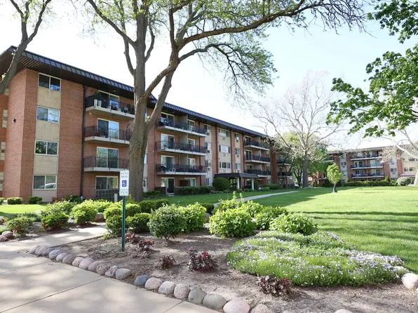 2230 S Goebbert Rd APT 139, Arlington Heights, IL 60005