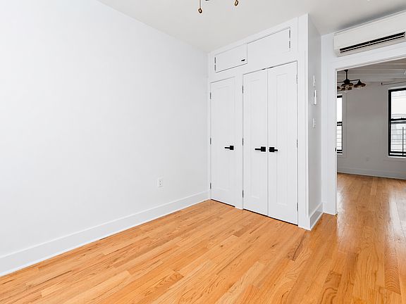 5th image of 930 De Kalb Ave #307