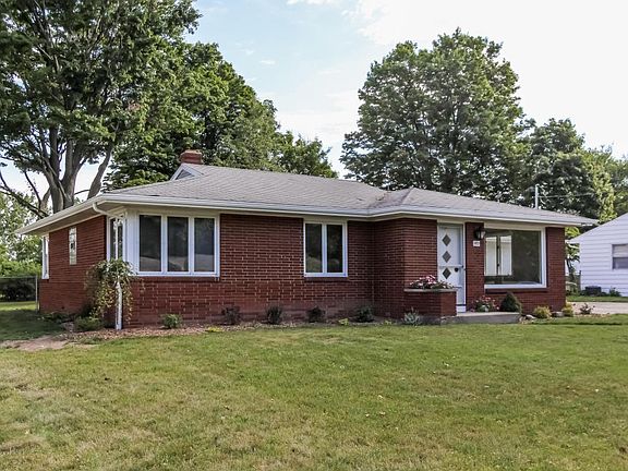 3rd image of 1433 Meadowlane Dr SE