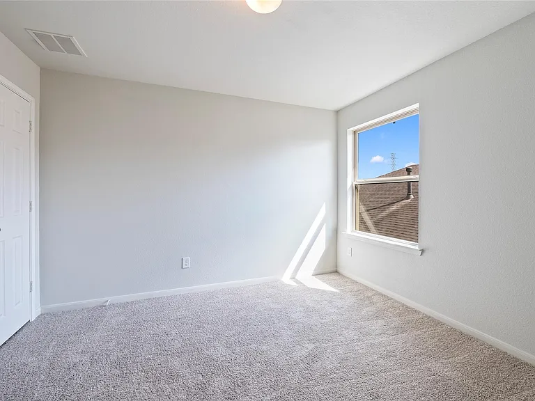 632 Kickapoo Ct — Photo 9