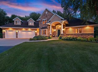 W7447 Spring Valley Dr, Greenville, WI 54942