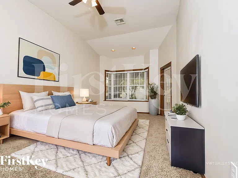 5349 Montserrat Dr — Photo 9