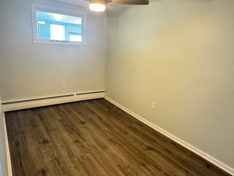 165 Townsend Ave — Photo 12