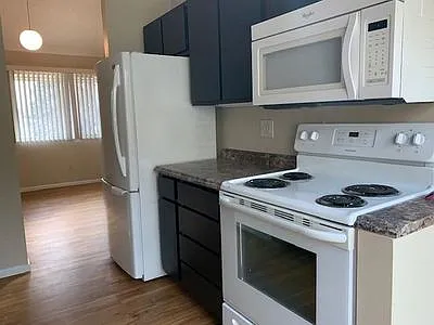 1600 Edora Ct — Photo 3
