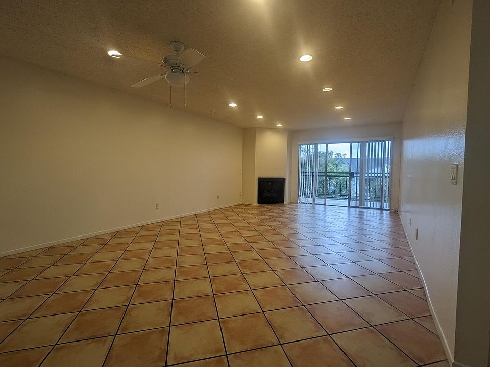1st image of 1236 N Columbus Ave Unit 30