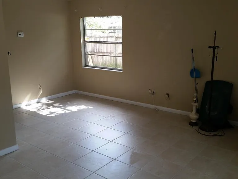 1823 Chamberlin St — Photo 13