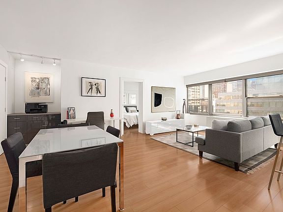 4th image of 118 E 60th St APT 19F