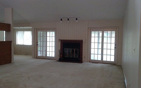 2nd image of 1315 Carriage Hill Ct