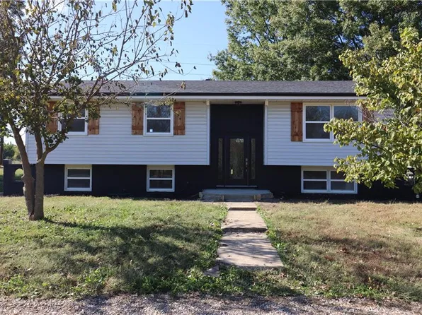 26502 S Blinker Light Rd, Harrisonville, MO 64701