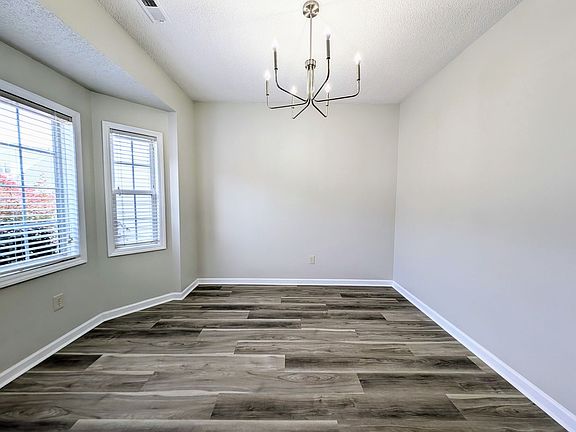 4th image of 220 Misty Groves Cir