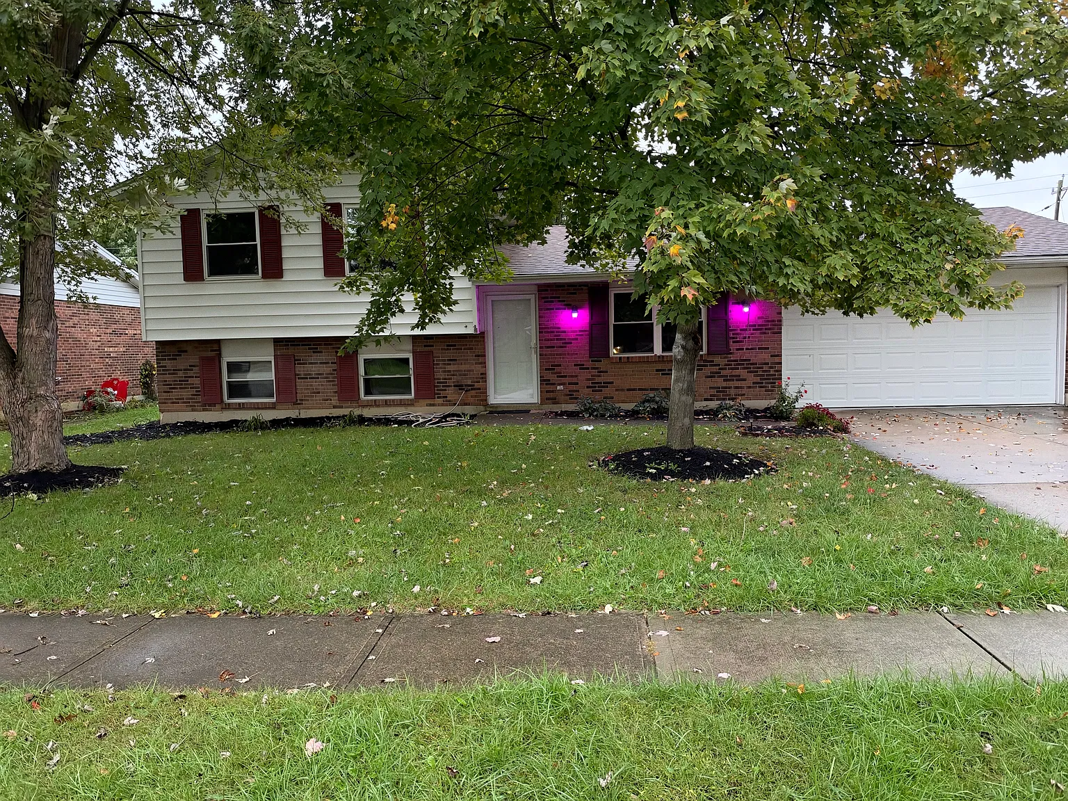 773 Anthony Ln — Photo 3