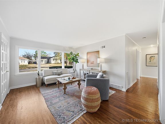 4th image of 4406 E 35th St