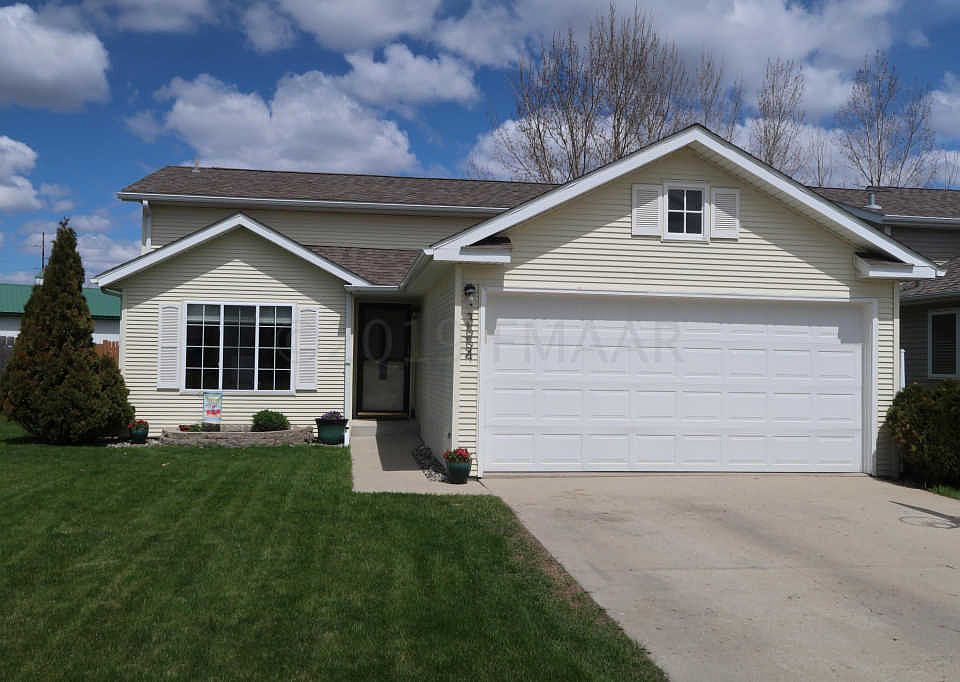 1st image of 3554 Village Green Ln