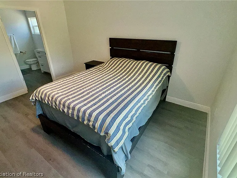 7000 Schumacher Rd — Photo 8