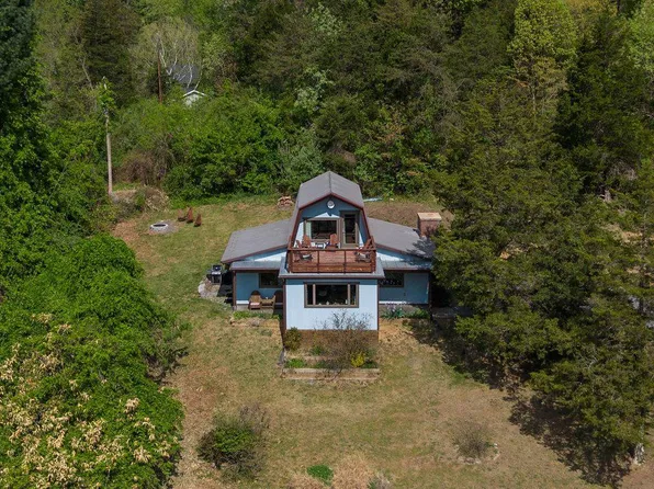 6261 S Page Valley Rd, Luray, VA 22835