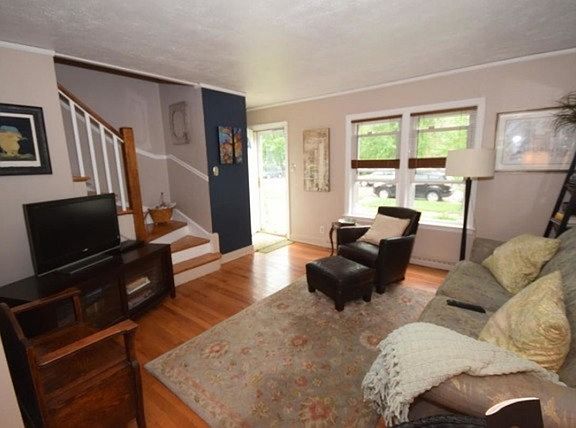 4th image of 10955 S Artesian Ave