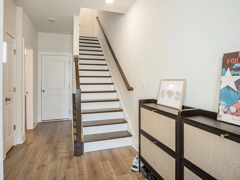 157 Locke St — Photo 4