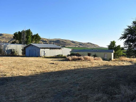 3rd image of 45502 N Empire Pr NW