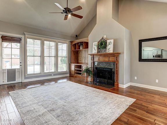 3rd image of 104 Brookhollow Dr