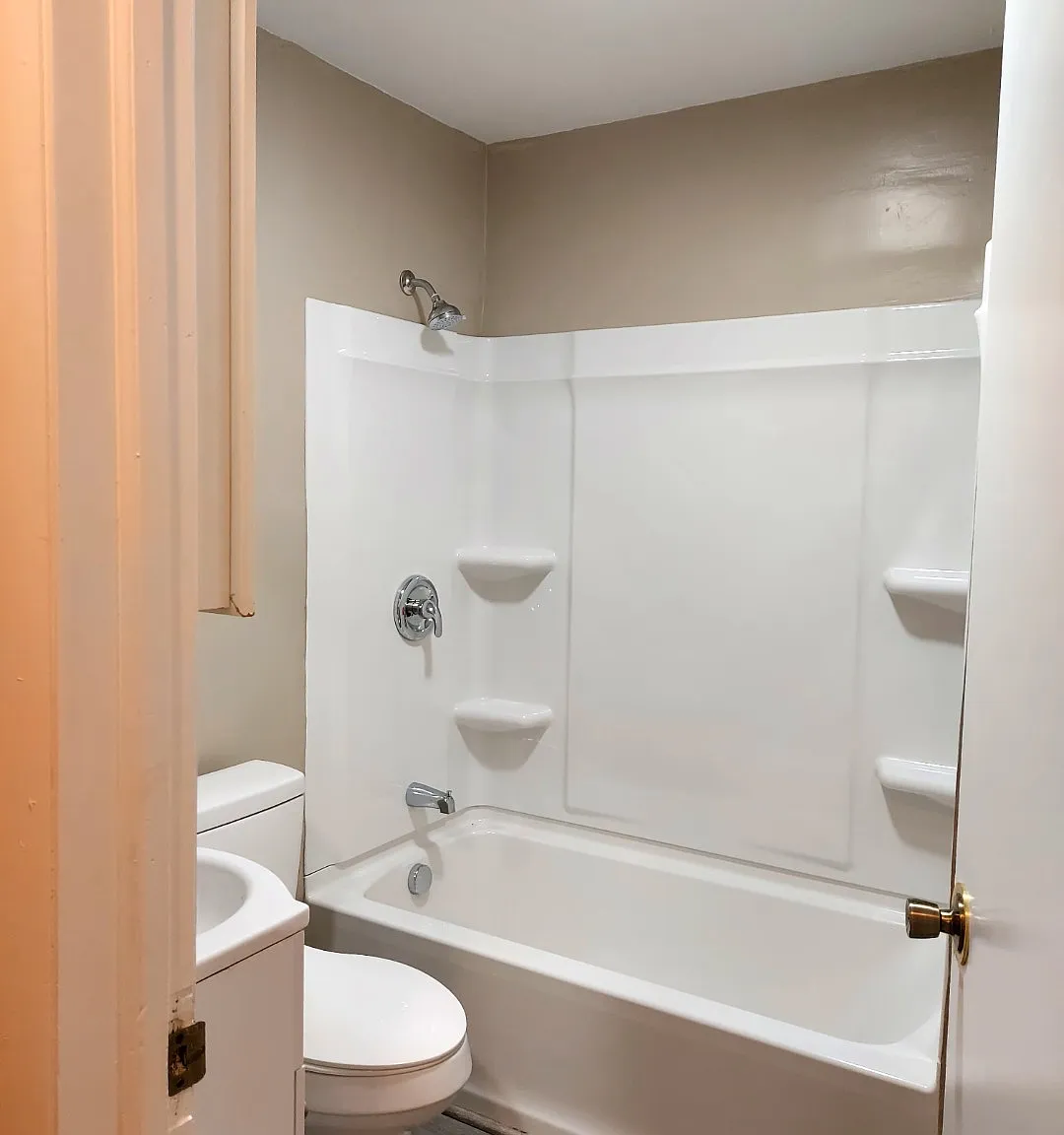 3 bed, 1024 sqft, $1,350 — Photo 3